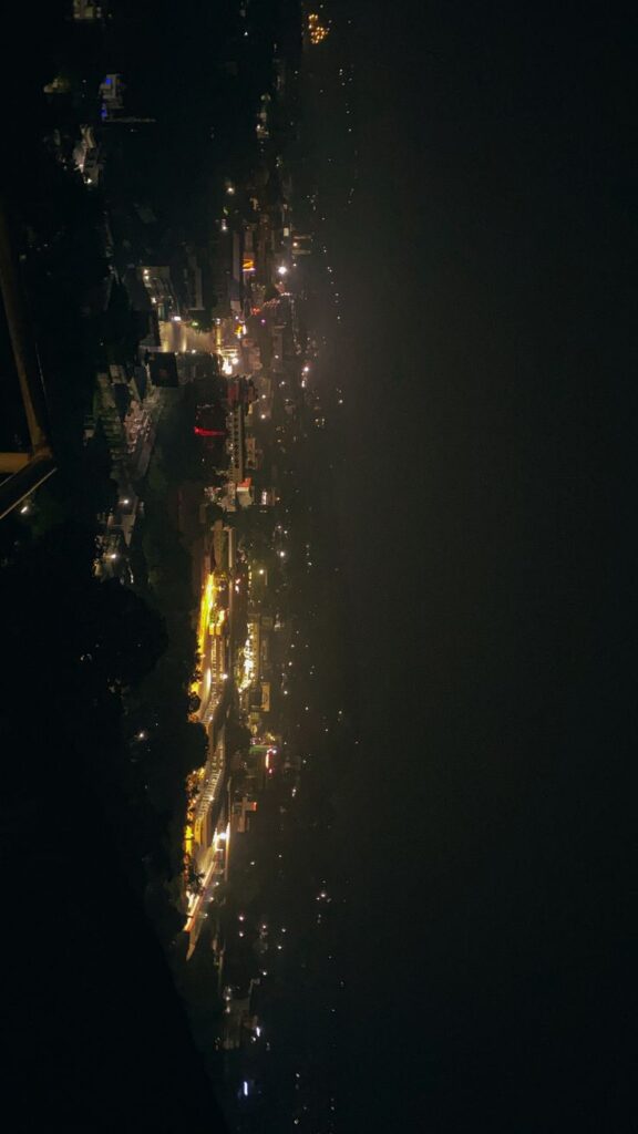 Chathurakkalli Para rock and cave