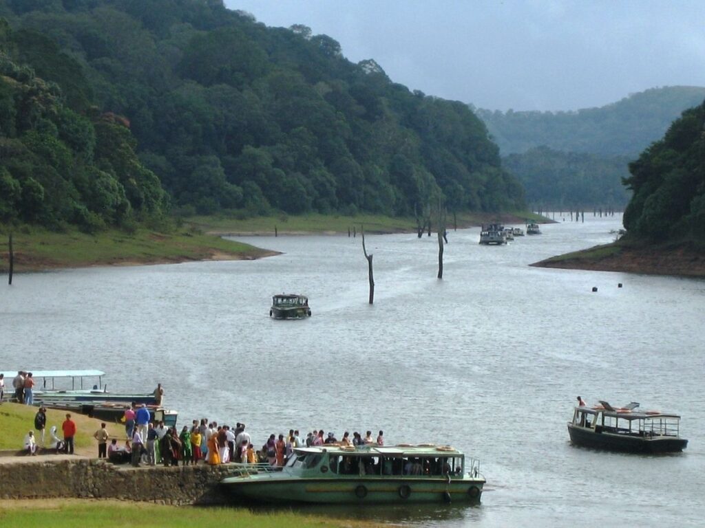 Periyar Lake boating experience in Thekkady Kerala summer tour